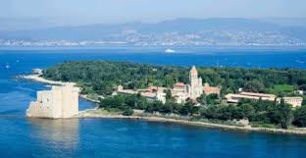 “La historia de una tempestad perfecta”. La gran crisis de Occidente en el siglo V. La Iglesia y el dinero (VIII) (968) “La historia de una tempestad perfecta”. La gran crisis de Occidente en el siglo V. La Iglesia y el dinero (VIII) (968)