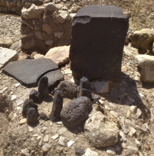 Tel Hazor, Israel. Conjunto sagrado de época israelita (ca. año 1000). Fotografía, Eugenio Gómez. Tel Hazor, Israel. Conjunto sagrado de época israelita (ca. año 1000). Fotografía, Eugenio Gómez.