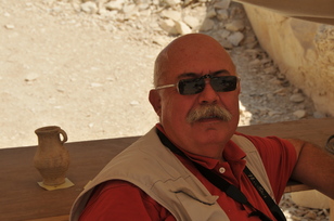 La campaña de excavaciones de la Tumba del Visir Amen-Hotep Huy del año 2010 se desarrolla a plena satisfacción La campaña de excavaciones de la Tumba del Visir Amen-Hotep Huy del año 2010 se desarrolla a plena satisfacción