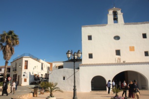 Ibiza en el medio del nuevo libro Ibiza en el medio del nuevo libro