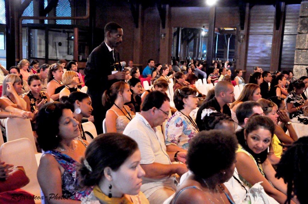 Los comunicadores cubanos dan la bienvenida a la NTE Los comunicadores cubanos dan la bienvenida a la NTE