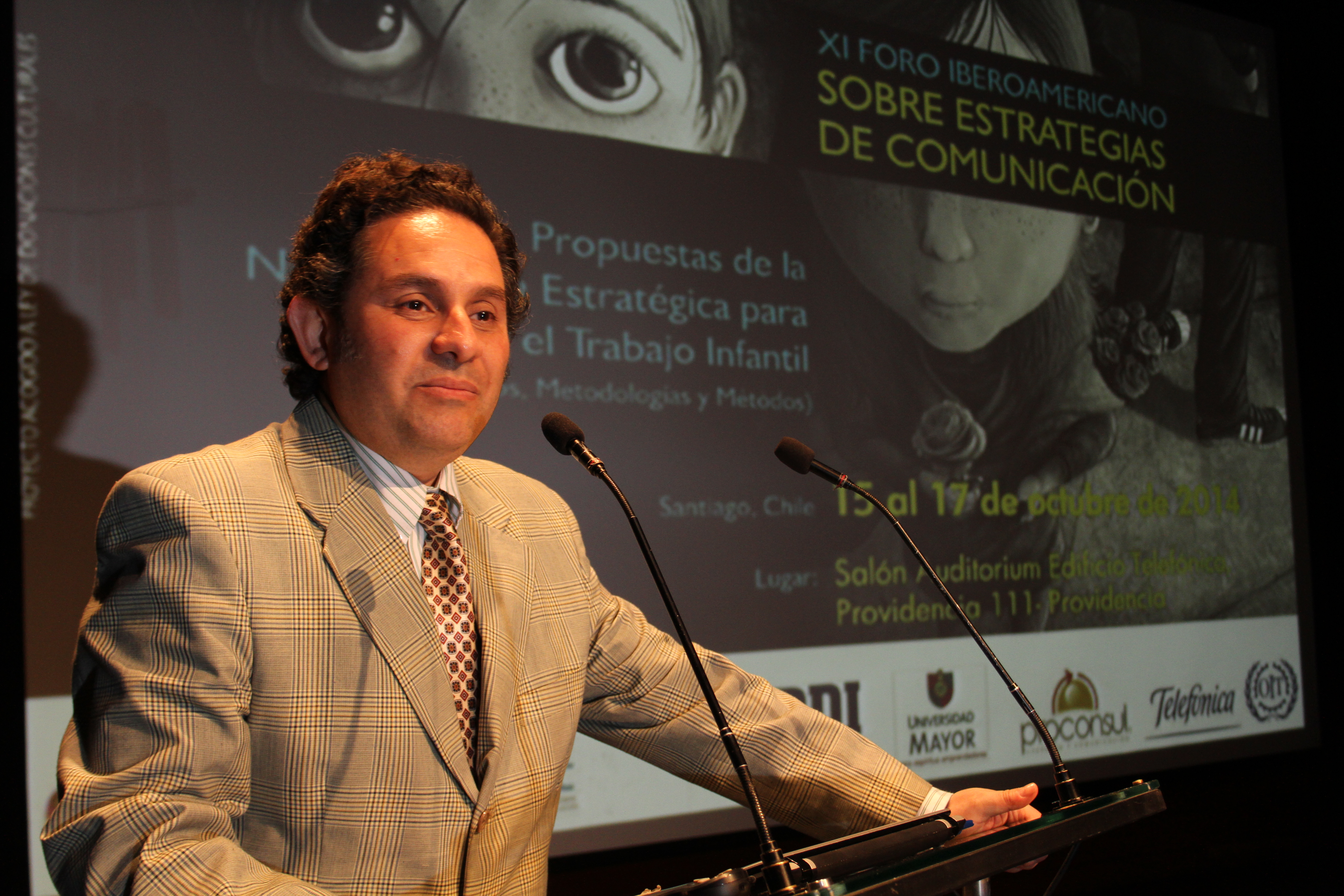 Dr. Raúl Herrera Echenique nuevo Presidente de FISEC durante su intervención en el XI Foro