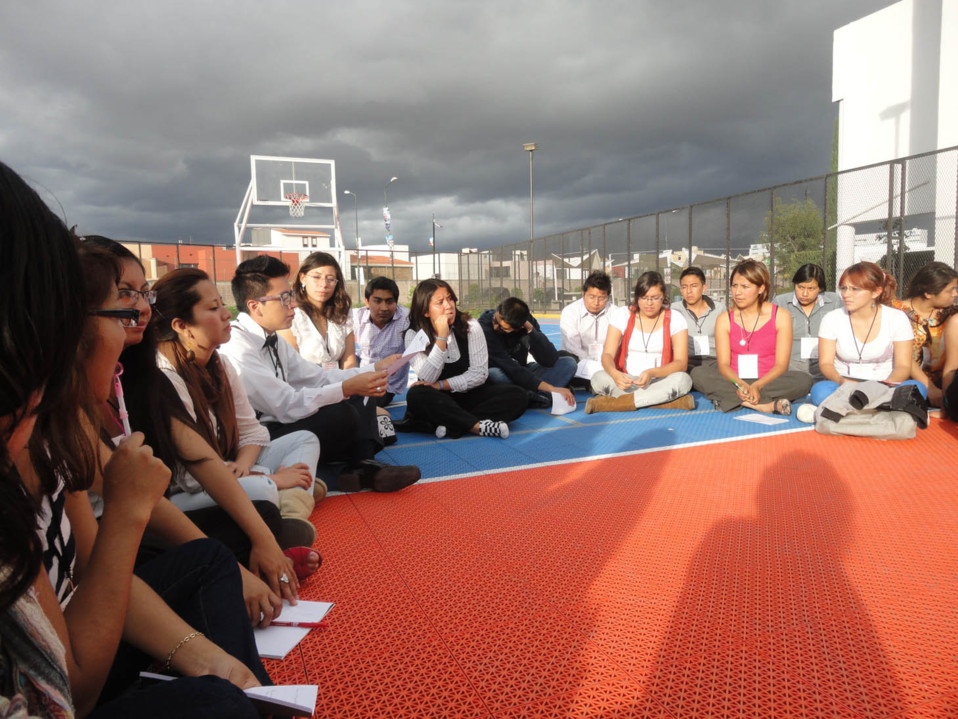 Super concurrido plenario en la cancha de basket de la BUAP. Super concurrido plenario en la cancha de basket de la BUAP.