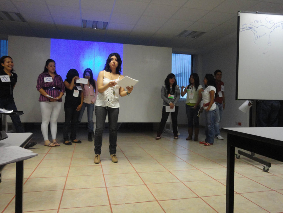 Presentación de los trabajos grupales. Presentación de los trabajos grupales.