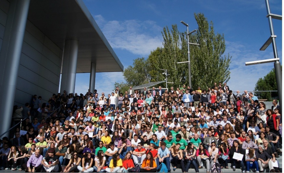 Foto de familia con todos los premiados, ¡a ver si me encontráis! Fuente: Galería FECyT Foto de familia con todos los premiados, ¡a ver si me encontráis! Fuente: Galería FECyT