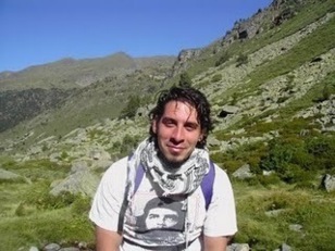 Joan de la Vega. Fuente: poetasdelsigloveintiuno.blospot.com. Joan de la Vega. Fuente: poetasdelsigloveintiuno.blospot.com.