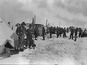Fue un ejercicio de psicología el agrupar a hombres tan diferentes en las tiendas. Fue un ejercicio de psicología el agrupar a hombres tan diferentes en las tiendas.
