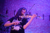 Kaitlyn Hova's synesthesia light show. Foto: Matt Biddulph. Kaitlyn Hova's synesthesia light show. Foto: Matt Biddulph.