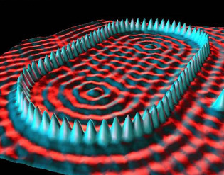 Corral cuántico con la forma del billar del estadio formado por átomos de hierro sobre una superficie de cobre. El experimento fue realizado mediante un microscopio de efecto túnel en los laboratorios de IBM en Almaden (1993).