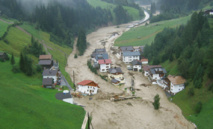 Casas inundadas en agosto de 2005 en el Tirol (Austria) TU WIEN/ASI/LAND TIROL/BH LANDECK