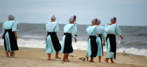 Mujeres amish en la playa de Chincoteague, Virginia, USA. Foto: Pasteur Mujeres amish en la playa de Chincoteague, Virginia, USA. Foto: Pasteur