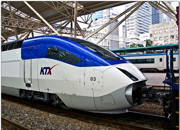 El nuevo tren de alta velocidad desarrollado en Corea del Sur cuenta con importantes características en cuanto a confort, velocidad y seguridad. Imagen: TrainStory.net.