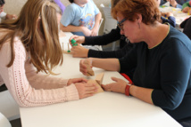 Taller “Jugando con las matemáticas” con estudiantes de sexto de Primaria, Secundaria, Bachillerato y Ciclos Formativos. Foto: Universidad Pablo de Olavide. Taller “Jugando con las matemáticas” con estudiantes de sexto de Primaria, Secundaria, Bachillerato y Ciclos Formativos. Foto: Universidad Pablo de Olavide.