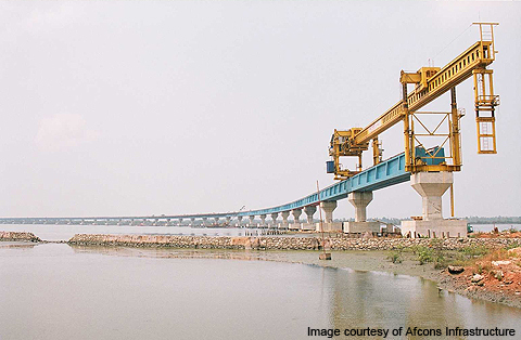 El nuevo puente ferroviario es vital para el desarrollo de la primera terminal internacional de contenedores en la India. Imagen: railway-technology.com / Afcons Infrastructure.
