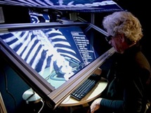 Este nuevo dispositivo de realidad virtual podría tener amplias aplicaciones en el terreno de la medicina, la ingeniería y la arqueología, entre otras áreas. Imagen: Universidad de California - San Diego.