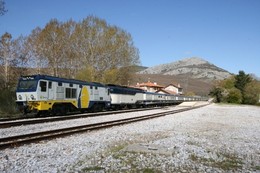 “El Transcantábrico”, una exitosa experiencia de turismo ferroviario en España. Imagen: panoramio.com