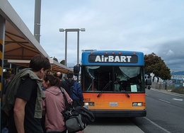 El actual sistema de autobuses que desarrolla el trayecto. Imagen: railway-technology.com