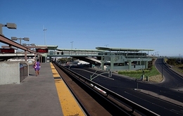 Panorámica de todo el sector que unirá el Oakland Airport Connector. Imagen: railway-technology.com