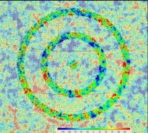 Círculos concéntricos en la radiación de fondo de microondas que indican un universo anterior. WMAP