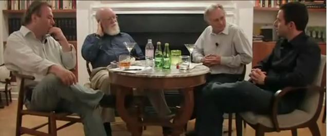 Daniel C. Dennett, Christopher Hitchens, Sam Harris  y Richard Dawkins hablan sobre religión en 2007. Fuente: Youtube