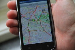 Una aplicación para teléfonos móviles funcionará como una completa guía a tiempo real del transporte público europeo. Imagen: Fraunhofer IVI.