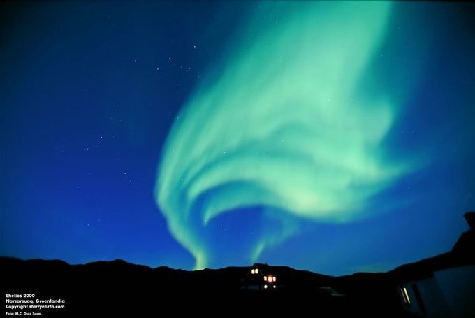 Aurora Boreal observada desde el sur de Groenlandia durante finales del mes de Agosto del año 2000. Fuente: Shelios
