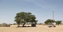Un estación solar base para la conexión de los teléfonos móviles en una aldea de la República de Níger. Fuente: ESA.