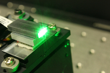 Fuente de luz laser. EpiCrystals Fuente de luz laser. EpiCrystals