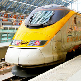 La flota de trenes de la línea Eurostar será actualizada y renovada. Imagen: railway-technology.com / Baloncici / Shutterstock.com