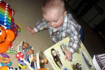 La investigación demuestra que los bebés aprenden jugando. Fuente: Flickr