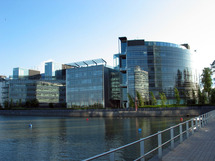 Sede Central de Nokia en Espoo (Finlandia),  en la que trabajan más de 1.000 empleados de la compañía. Fuente: Wikimedia Commons.