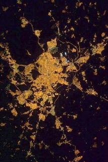 Imagen de Madrid de noche obtenida el 12 de febrero de 2012 desde la Estación Espacial Internacional. Imagen: NASA (ISS030-E-82053).