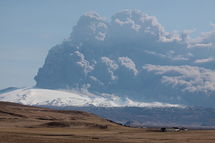 Las emisiones del volcán islandés Eyjafjallajökull cruzaron España justo hace dos años. Imagen: Dyntr.