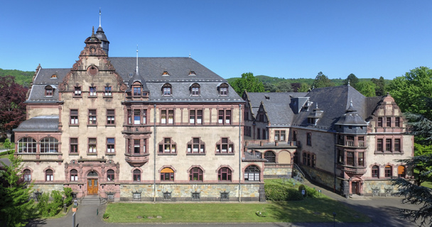 El Physikzentrum Bad Honnef (PBH), cerca de Bonn, acoge la reunión sobre la estrategia europea para la física de partículas. (Crédito de la imagen: Wikicommons / Birds-eye)