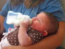 En EE UU está prohibido el uso de Bifenol A en biberones. Imagen: bradleyoling. Fuente: Flickr. En EE UU está prohibido el uso de Bifenol A en biberones. Imagen: bradleyoling. Fuente: Flickr.