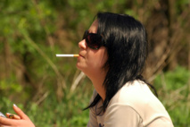 Los riesgos de fumar son más altos de lo que se pensaba. Imagen: Andrii Iurlov. Fuente: PhotoXpress.