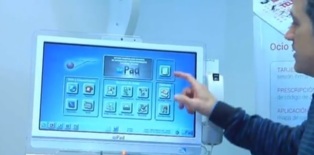 La pantalla táctil diseñada para hospitales. Fuente: UC3M.