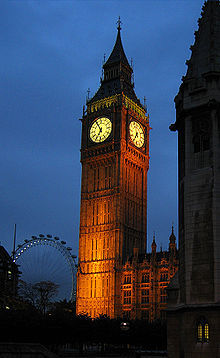 El Big Ben (en la imagen) y el palacio de Buckingham son unas de las atracciones turísticas más visitadas de Londres, el destino preferido por los españoles para disfrutar estas fiestas, según Skyscanner. Fuente: Wikimedia Commons.