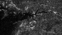Río "Nilo" en Titán. Fuente: NASA/JPL.