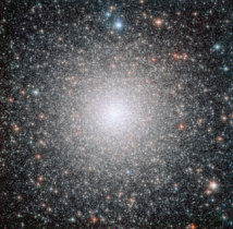 El cúmulo globular NGC 6388, observado por el Telescopio Espacial Hubble. Fuente: NASA/ESA.