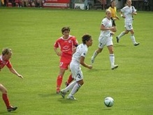 Final de la Copa UEFA Femenina 2005 en Potsdam. Imagen: David Herrmann. Fuente: Wikimedia Commons.