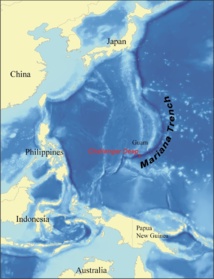 La fosa de las Marianas en un mapa. Imagen: wallace. Fuente: Wikimedia Commons.