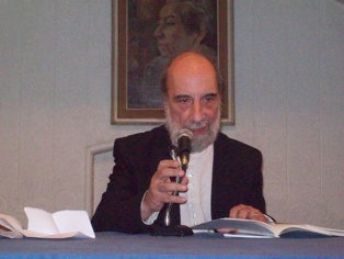 Raúl Zurita en 2011. Imagen: Columna. Fuente: Wikimedia Commons.