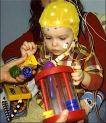 Niño de dos años participante en el estudio. Fuente: Institute for Learning & Brain Sciences, UW.