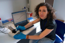 La responsable del desarrollo del dispositivo, la investigadora Vanesa Castro-Lopez. Fuente: CIC nanoGUNE.