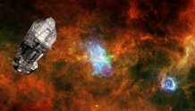 Herschel (izquierda), con la región de formación de estrellas Vela C al fondo. Fuente: ESA/PACS & SPIRE Consortia, T. Hill, F. Motte, Laboratoire AIM Paris-Saclay, CEA/IRFU – CNRS/INSU – Uni. Paris Diderot, HOBYS Key Programme Consortium. Herschel (izquierda), con la región de formación de estrellas Vela C al fondo. Fuente: ESA/PACS & SPIRE Consortia, T. Hill, F. Motte, Laboratoire AIM Paris-Saclay, CEA/IRFU – CNRS/INSU – Uni. Paris Diderot, HOBYS Key Programme Consortium.