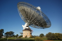 Radiotelescopio del Observatorio Parkes del CSIRO en Australia. Fuente: Wikimedia Commons