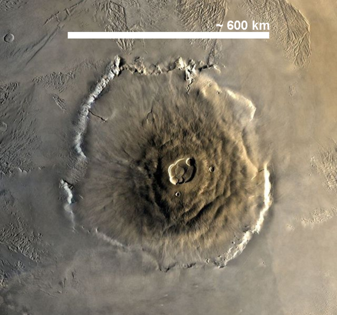 El Macizo Tamu tiene un tamaño cercano al del Monte Olimpo de Marte, que aparece en la imagen. Imagen: Juan de Vojníkov. Fuente: Wikipedia.