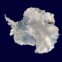 La Antártida vista desde el espacio. Fuente: NASA.