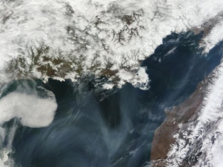 Nubes sobre el mar de Okhotsk. Fuente: NASA.